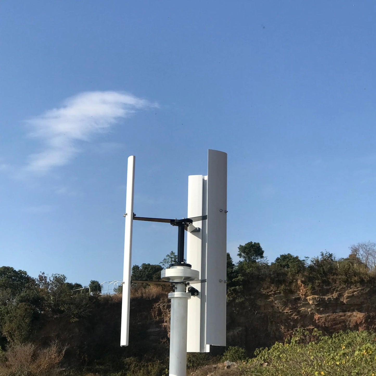 Vertical Axis Wind Turbine 1000W 3 BladesGenerator 24~220V Free Energy For Home/Farm/Boat/Yacht Use by 54Grid - Renewable Energy Store